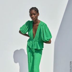 Zara Voluminous Textured Top